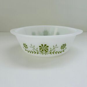 GLASBAKE White Milk Glass Green Daisy Floral Round Casserole Baking Dish 2 Qt